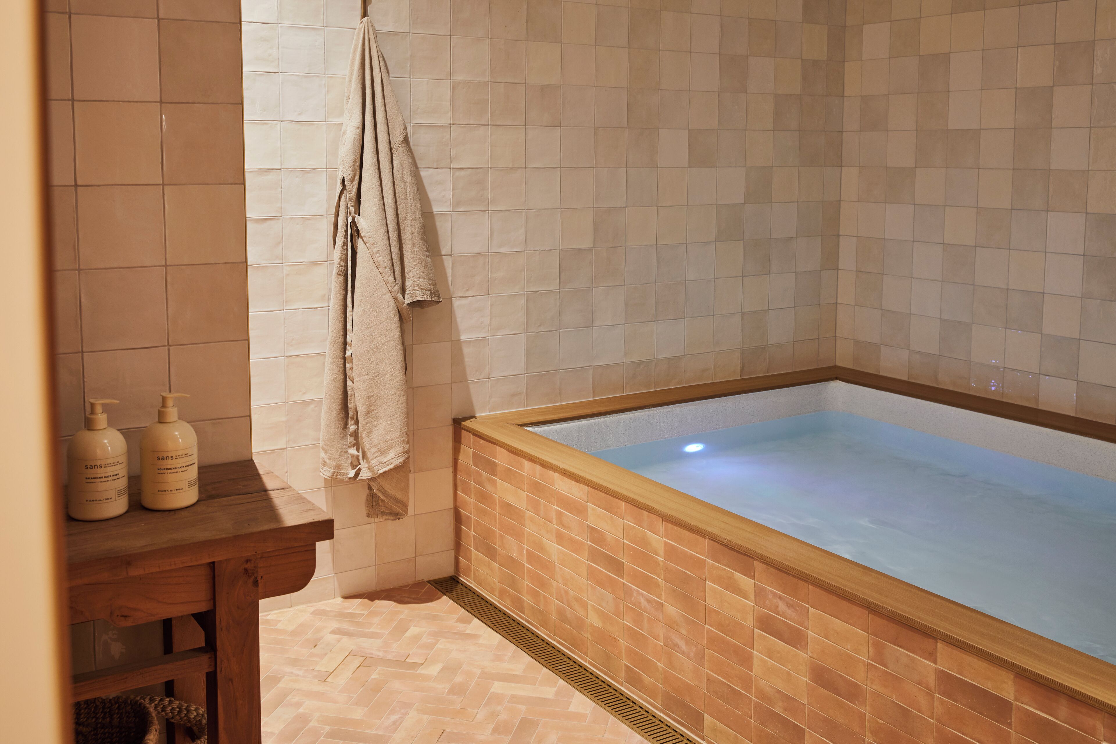 Bastu, bubbelpool och massage