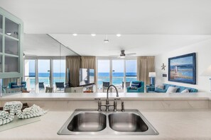 Apartment, 1 King-Bett und Schlafsofa (Pelican Beach Resort 505) | Innenbereich