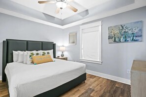 Condo, 1 King Bed with Sofa bed (Calypso 3-2210 - Love Nest) | 1 bedroom, WiFi - Calypso 3-2210 - Love Nest (Panama City Beach)