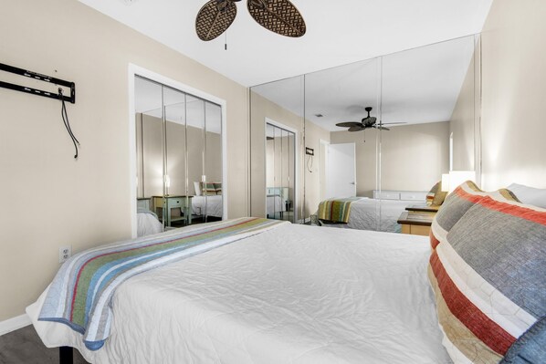 1 bedroom, WiFi - Endless Summer E2 (Panama City Beach)