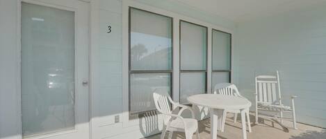 Apartment, 1 Queen-Bett und Schlafsofa (Southwind C-3) | Speisen im Freien