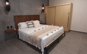 1 bedroom, in-room safe, iron/ironing board, free WiFi