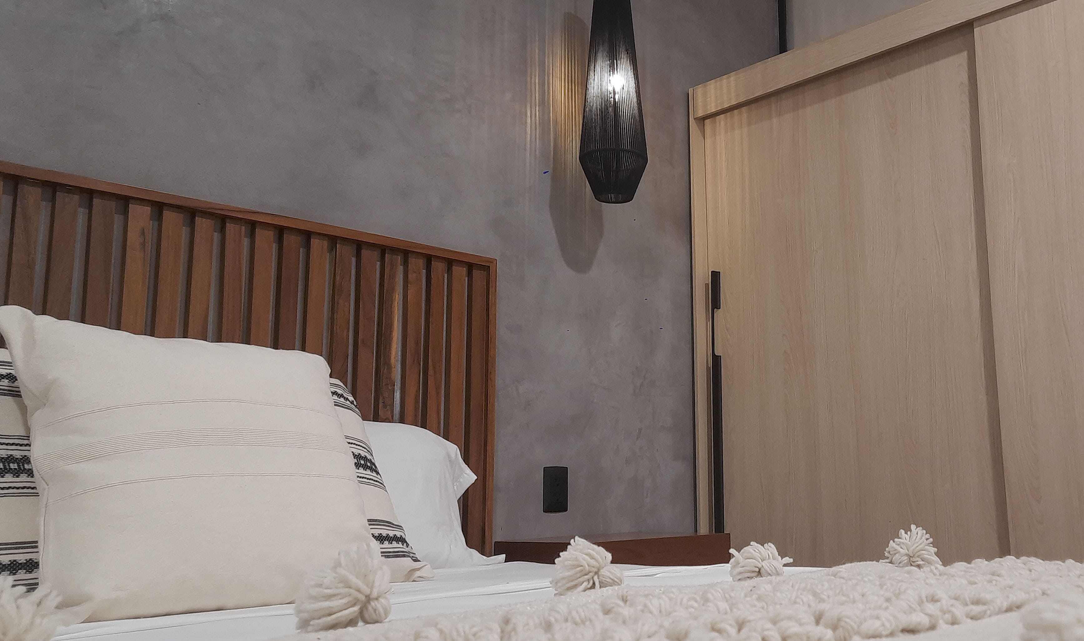 1 chambre, coffres-forts dans les chambres, fer et planche à repasser