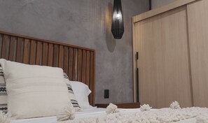 1 chambre, coffres-forts dans les chambres, fer et planche à repasser