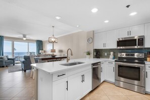 Appartamento, letti multipli (Sterling Shores 718) | Cucina privata | Forno, tostapane