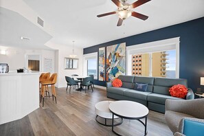 Leilighet, flere senger (Calypso 3-1601 - Corine's Corner) | Oppholdsområde | TV