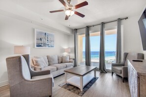 Leilighet, flere senger (Calypso 3-1511) | Oppholdsområde | TV