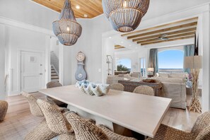 Casa, várias camas (Emerald Dawn) | Opções para refeição