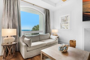 Living area - Emerald Dawn (Destin)