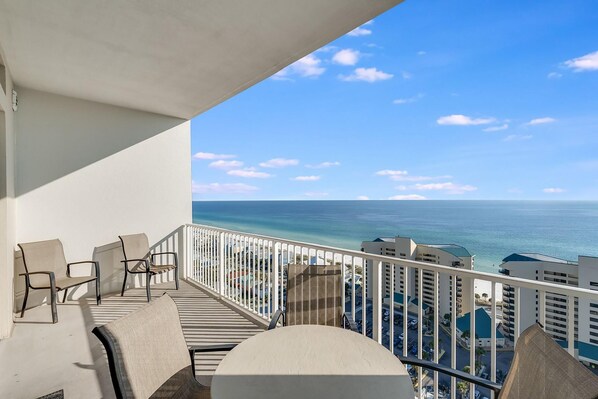 Lägenhet - 1 kingsize-säng med bäddsoffa (Laketown Wharf 2018) | Restaurang utomhus