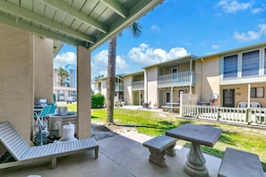 House, 2 Queen Beds (Gulf Highlands 108) | Outdoor dining