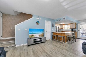 Townhome, 2 Queen Beds (Gulf Highlands 108) | Private kitchen | Oven, toaster