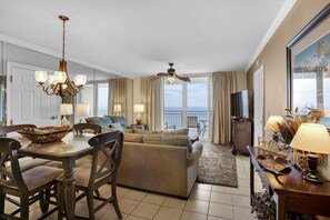 Living area - Emerald Beach 930 (Panama City Beach)
