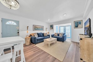 Leilighet, flere senger (Horizon South 11C1) | Oppholdsområde | TV