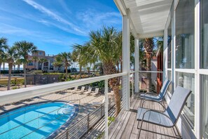 Appart'hôtel, plusieurs lits (Destiny Beach Villas #11A- Beach Oasi) | Terrasse/Patio