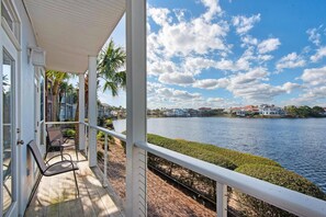 公寓客房, 1 張特大雙人床和 1 張沙發床 (Destiny Beach Villas #11B- Beach Oasi) | 住宿一隅