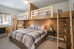 3 bedrooms, iron/ironing board, travel crib, free WiFi