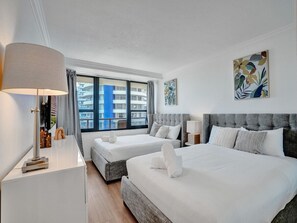 2 bedrooms, iron/ironing board, travel cot, free WiFi - Spacious Ocean View Condo / Beach Service / 803 (Miami Beach)