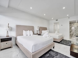 3 chambres, fer et planche à repasser, lit parapluie, Wi-Fi gratuit