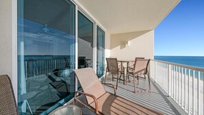 Apartment, 1 Queen-Bett und Schlafsofa (Palazzo 404) | Speisen im Freien