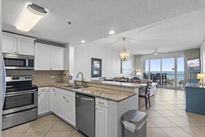 Condo, Multiple Beds (Leeward Key 405) | Private kitchen - Leeward Key 405 (Miramar Beach)