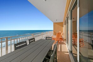 Appart'hôtel, plusieurs lits (Sterling Beach #1206) | Restauration extérieure