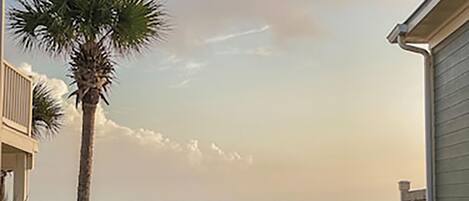 Hus - flere senge (All Decked Out on PCB) | Overnatningsstedets område