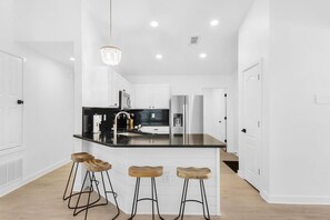 House, Multiple Beds (Destin4Relaxin) | Private kitchen | Oven, toaster - Destin4relaxin (Miramar Beach)