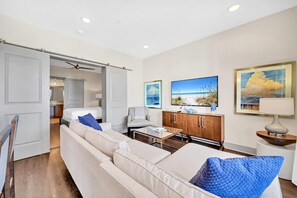 2 bedrooms, WiFi - The Pointe 1-134 (Panama City Beach)