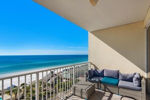 Property grounds - Leeward Key 806 (Miramar Beach)