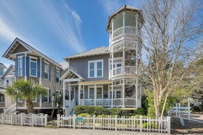 Exterior - Ebb Tide, Steps from the Beach & Community Pool (Saint Simons Island)