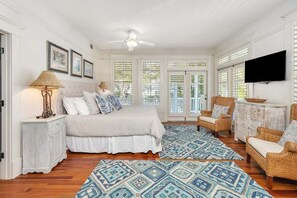 4 slaapkamers, een strijkplank/strijkijzer, gratis wifi, beddengoed