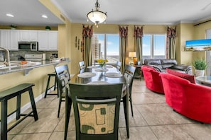Condo, Multiple Beds (Grandview East 1401) | Dining