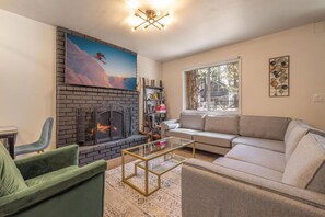 Smart-tv en een open haard