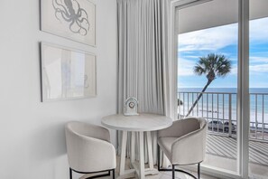 Apartment, Mehrere Betten (Majestic Sun 302A) | Speisen