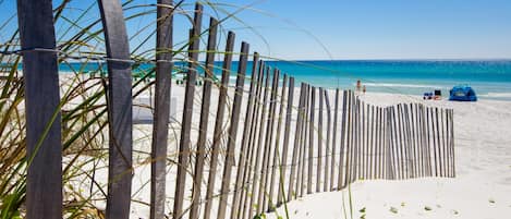 Appartement, meerdere bedden (Enclave 605A) | Strand | Vlak bij het strand