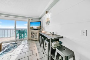 Leilighet, 1 kingsize-seng med sovesofa (The Summit 1426) | Innvendig