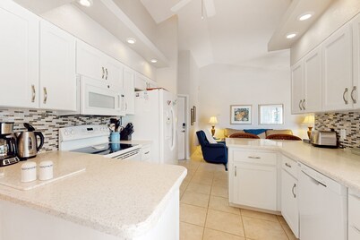 Sunny Snowbird Retreat with a Pool, Furnished Lanai, & Prime Corner Lot