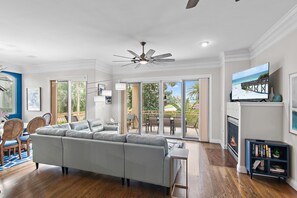 House, Multiple Beds (Mare Del Regno) | Living area | TV - Mare Del Regno (Destin)