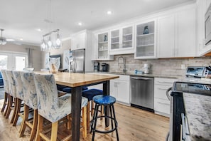 House, Multiple Beds (Driftwood Townhomes #8) | Private kitchen | Oven, toaster