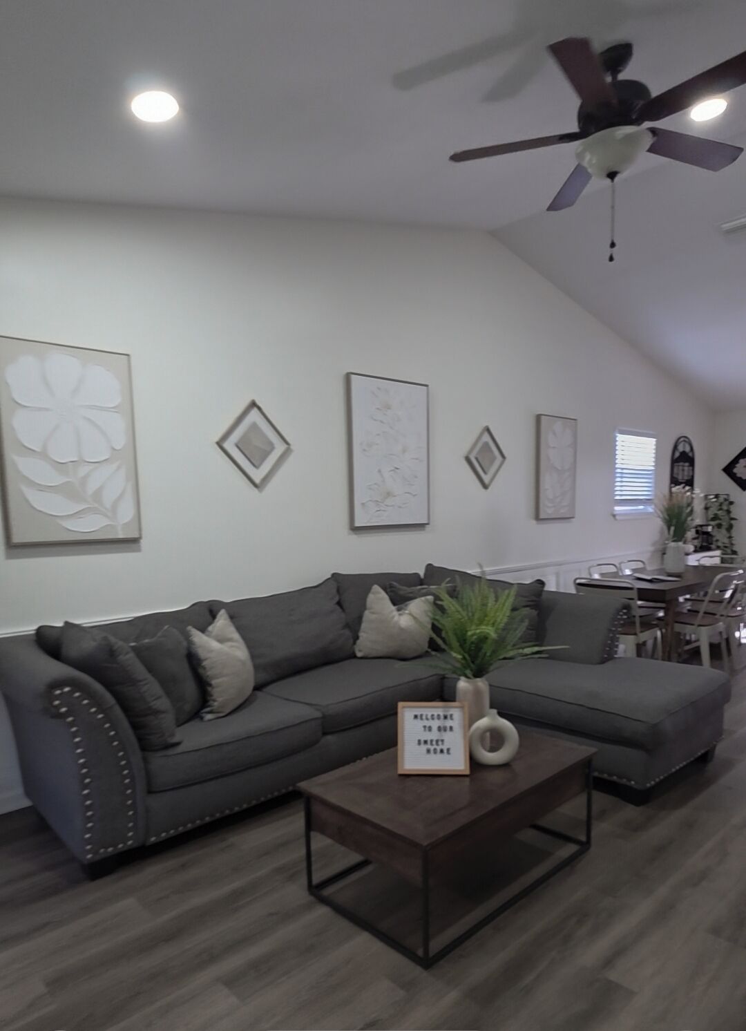 Lovely Home 10 Min From Jax Airport W/pool + Firepit. - Jacksonville, FL