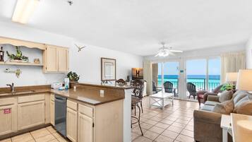 Condo, 1 King Bed with Sofa bed (Crystal Sands 206B) | Interior