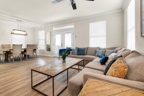 House, Multiple Beds (Goin' Koastal) | Living area