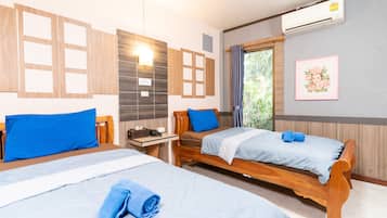 Classic Room | 1 bedroom, desk, laptop workspace, free WiFi