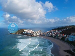 On the beach - AG Miramar Malpica house with a view to Beach X4 (Malpica)