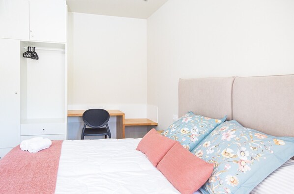 1 bedroom, free WiFi, bed sheets