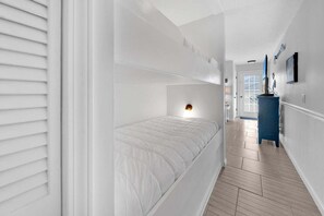 Condo, Multiple Beds (Horizon South 58-201-Coastal Condo)