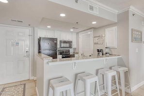 Condo, várias camas (Long Beach Resort 1-105) | Cozinha privada | Fogão, torradeira