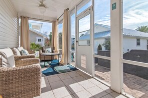 Interior - Heart and Sol (Destin)