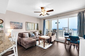 Appartement, 1 kingsize bed met slaapbank (Ariel Dunes I 1905) | Woonruimte | Televisie